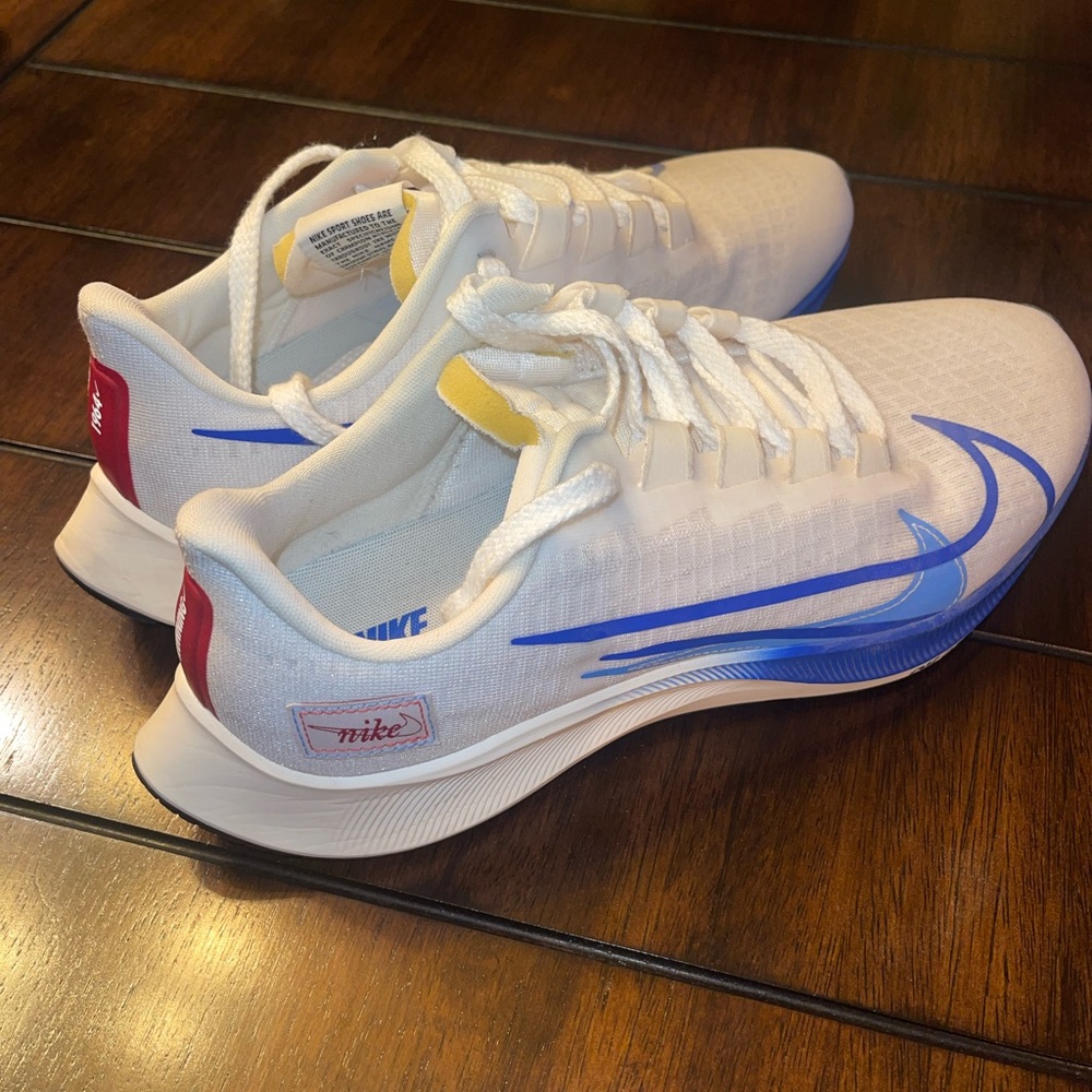 Nike Men's White and Blue Running Shoes